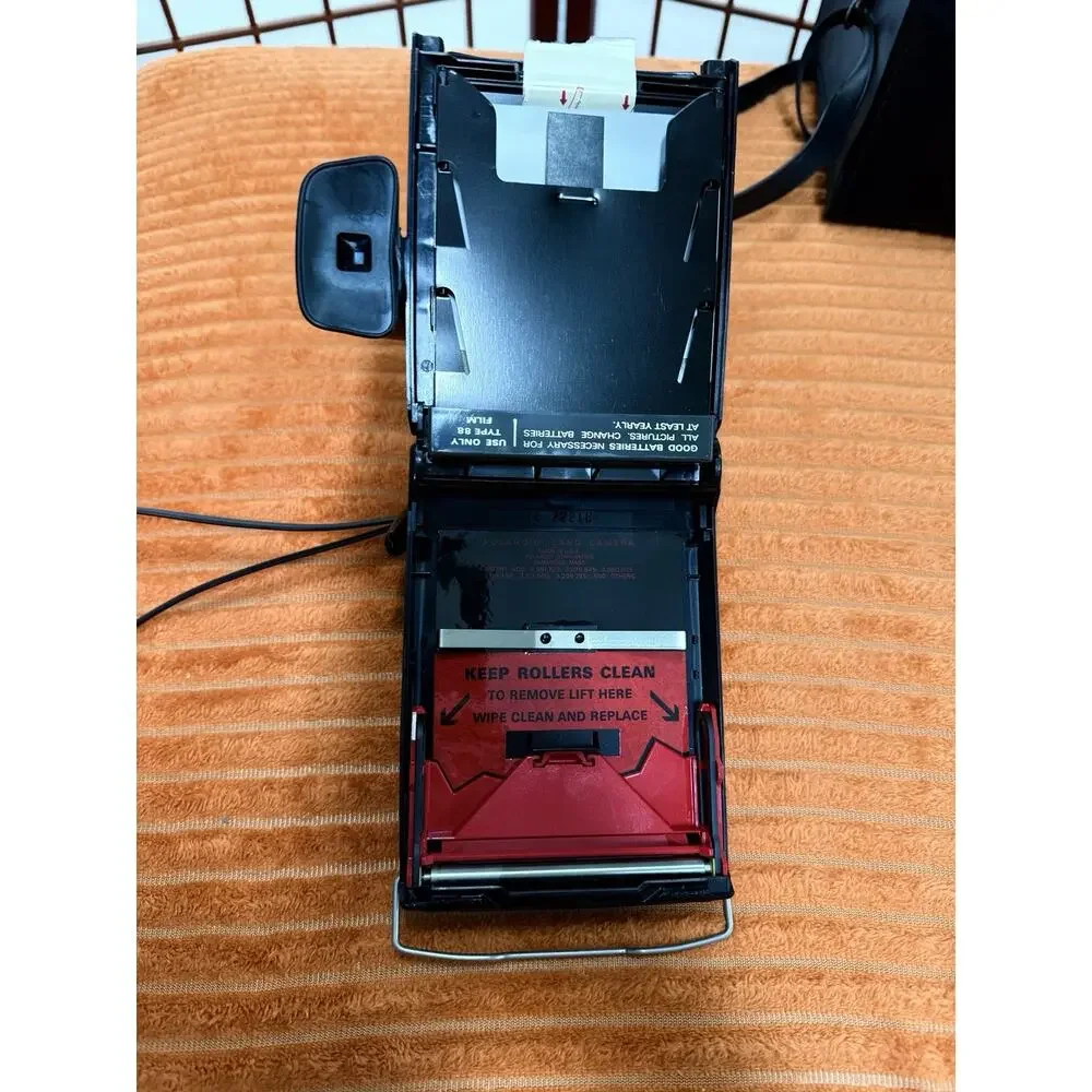 Vintage Polaroid Square Shooter 2 Land Camera Type 88 w/ Original Case 1970s